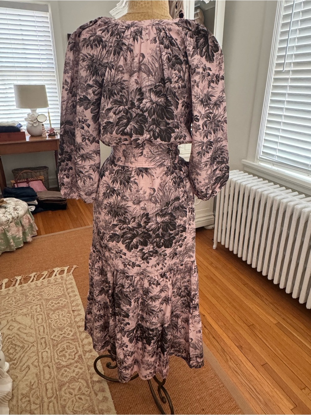 Tuckernuck Lilac Pink Toile Floral Tie-Waist Maxi Dress. Size Small. Gorgeous! - Picture 5 of 11